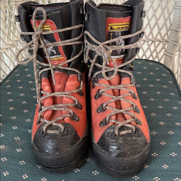 La Sportiva Leather Mountaineering Boots Red/Black Vibram — EU 39 W 7.5 / M 6.5 - Picture 5 of 8